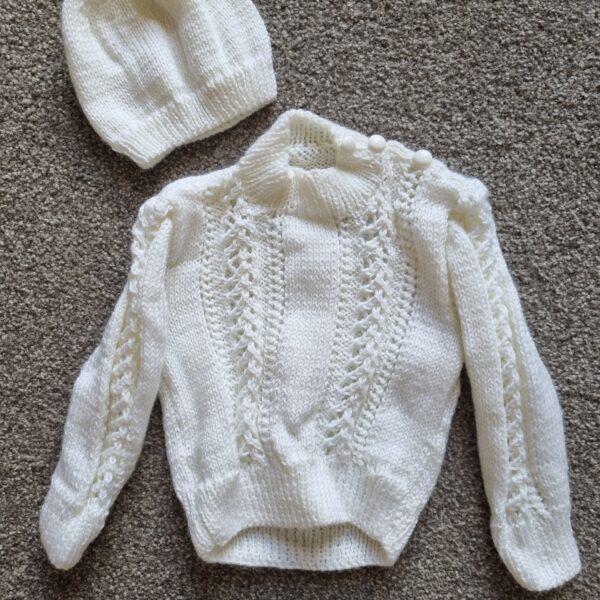 Baby jumper and beanie