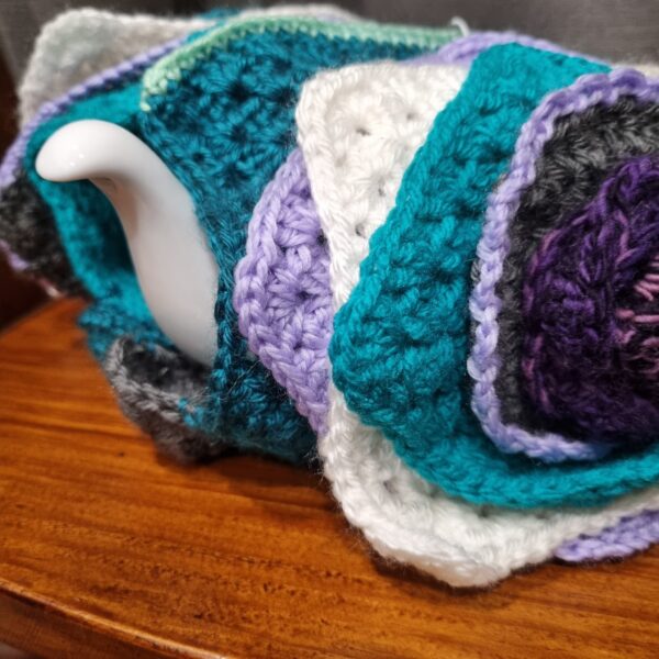 Granny square tea cosy