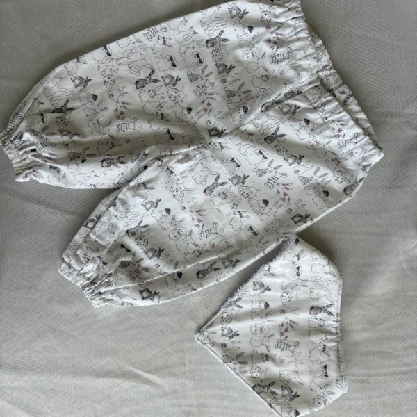 Baby long pants and bib set with bunny print